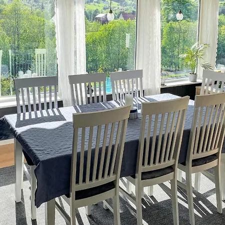 12 Person In Davik Semesterbostad *