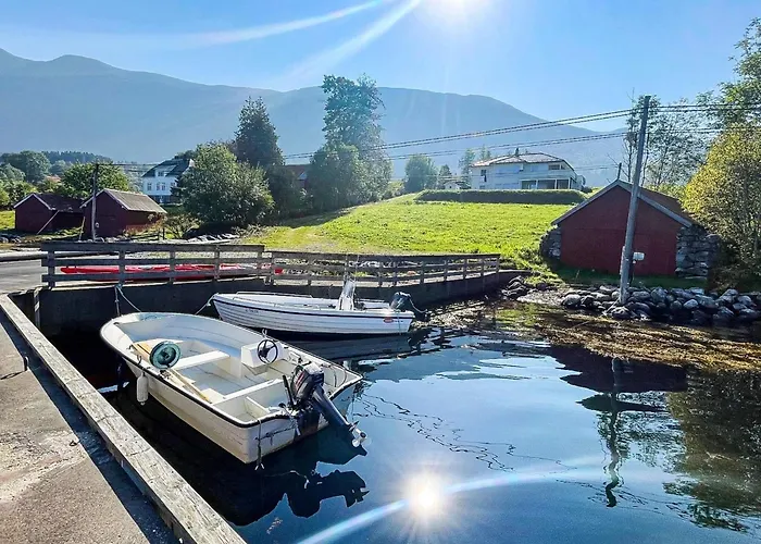 12 Person In Davik Vakantiehuis Davik (Sogn og Fjordane)