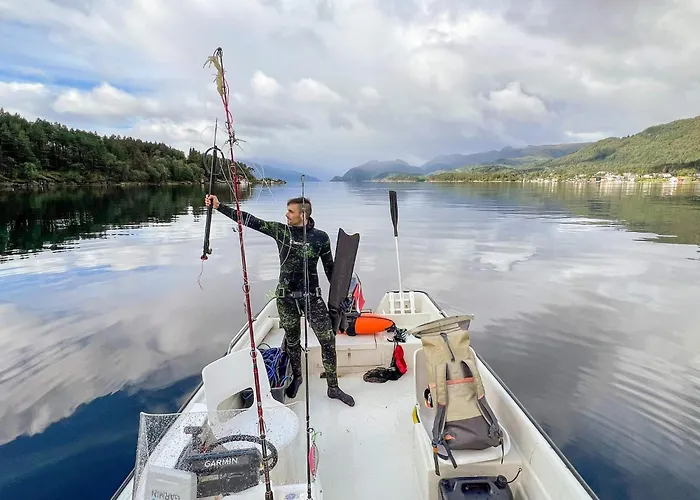 Feriehus 12 Person In Davik Davik (Sogn og Fjordane)