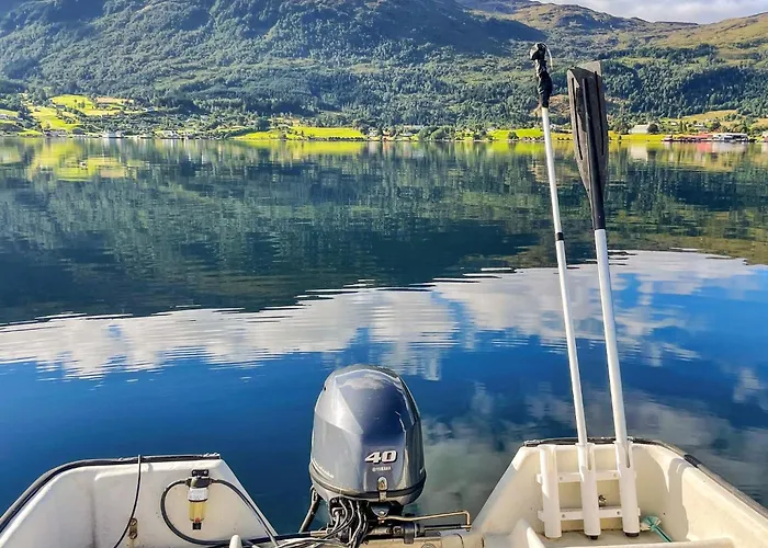 12 Person In Davik * Davik (Sogn og Fjordane)