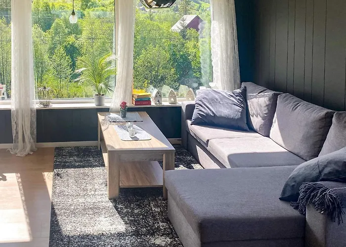 12 Person In Davik Feriehus