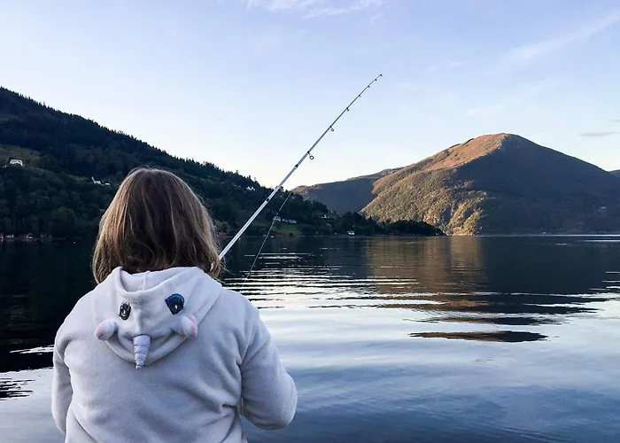 12 Person In Davik * Davik (Sogn og Fjordane)