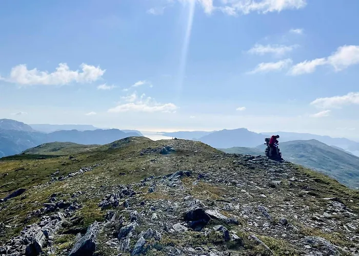 12 Person In Davik * Davik (Sogn og Fjordane)