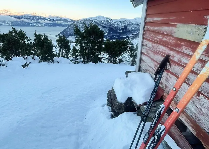 12 Person In Davik * Davik (Sogn og Fjordane)